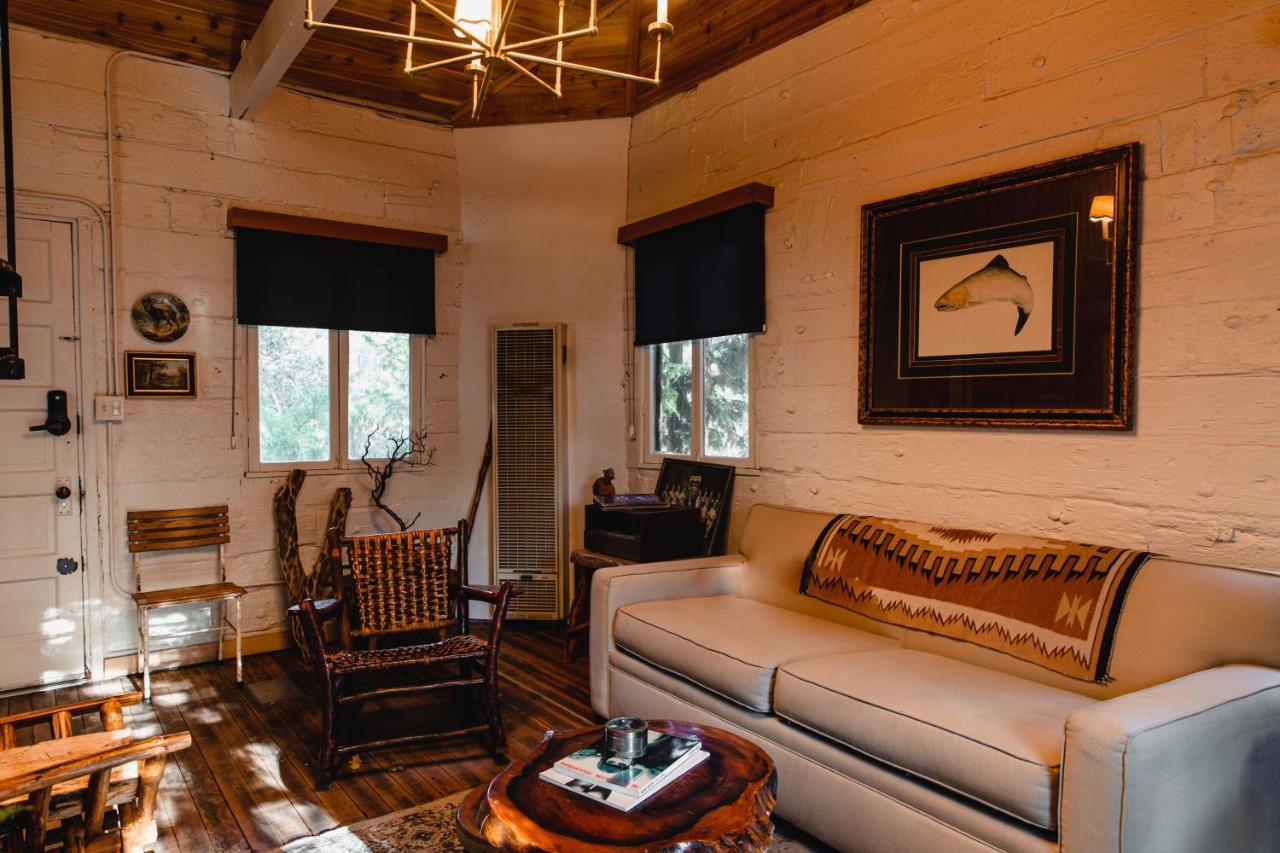 The Fireside 5*